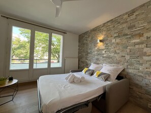 3 bedrooms, WiFi, bed sheets