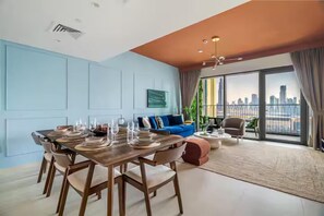 In-room dining - Rove Haven Crown 4BR Burj Dubai Mall (Dubai)