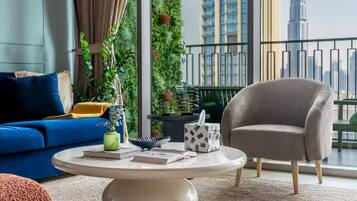 40-inch Smart TV with digital channels, Netflix, streaming services