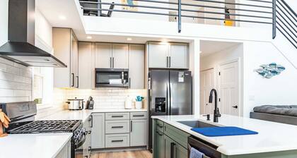 ‼️Lakeview Retreat‼️ | 6BR w/ Hot Tub Bliss