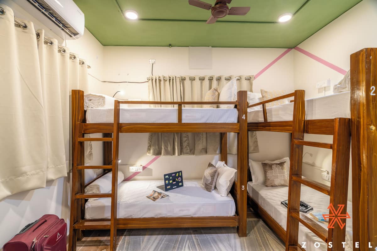 Standard 4 Bed Mixed Dorm | Free WiFi