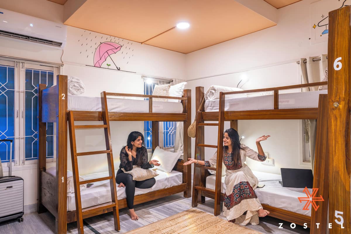 Deluxe 6 Bed Female Dorm | Free WiFi