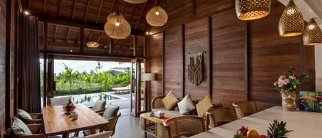 Vil·la, 1 dormitori, balcó, vistes al jardí | Cuina privada