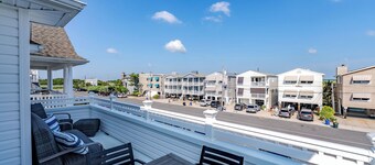 3BR Oasis – Ocean Side, Sunset Views, Rooftop Deck