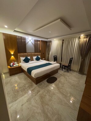 Premium bedding, pillowtop beds, free WiFi, bed sheets - Darza delite (Ootacamund)