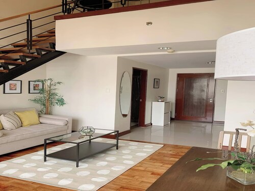 Room-modern Makati Condo for Rent - City