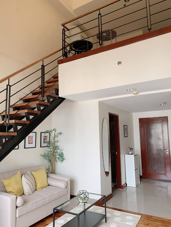 Zimmer, 1 Schlafzimmer, barrierefrei, Balkon | Wohnzimmer