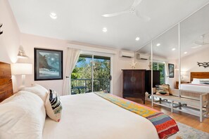 4 室のベッドルーム、アイロン / アイロン台、WiFi (無料)、ベッドシーツ