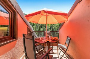 Family Apartment, Multiple Bedrooms (Appartamento Alpine Inspiration) | Outdoor dining