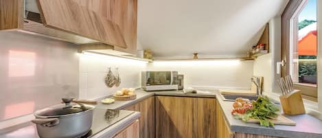 Family Apartment, 1 Bedroom (Appartamento Alpine Inspiration) | Private kitchen