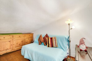 Family Apartment, Multiple Bedrooms (Appartamento Alpine Inspiration) | 1 bedroom, laptop workspace, free WiFi, bed sheets - Appartamento Alpine Inspiration (Cesana Torinese)