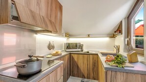 Family Apartment, 1 Bedroom, Balcony (Appartamento Alpine Inspiration for 4) | Private kitchen - Appartamento Alpine Inspiration for 4 With Balcony (Cesana Torinese)