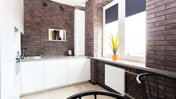 Classic Apartment, City View | Private kitchen | Electric kettle