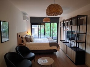 1 habitación, tabla de planchar con plancha, wifi y ropa de cama 