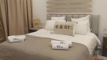 2 bedrooms, travel cot, free WiFi, bed sheets