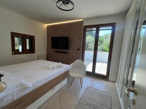 1 camera, Wi-Fi, lenzuola