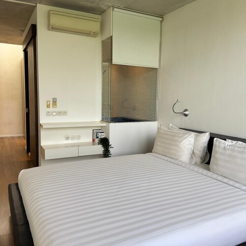 Ecoloft Modern Stay with Daily Cleaning and Fast WiFi in Strategic Jababeka