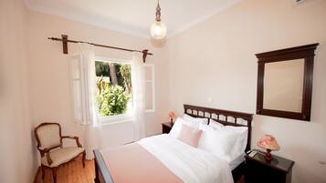 Iron/ironing board, free WiFi