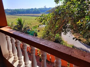 Property grounds - Charming 1-bedroom apartment with WiFi, AC in vibrant Goa (Goa)