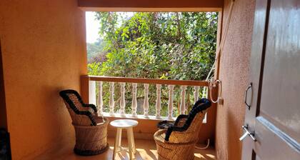 Charming 1-bedroom apartment with WiFi, AC in vibrant Goa