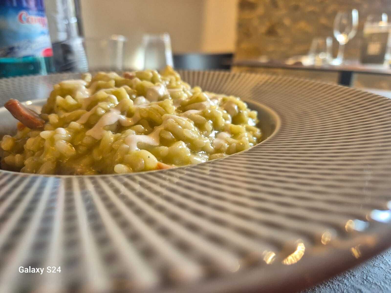 مطعم