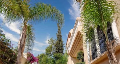 Luxurious 5-bedroom Riad