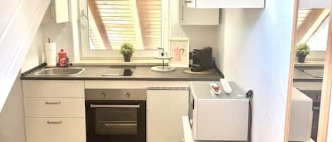 Micro-ondes, four, plaque de cuisson