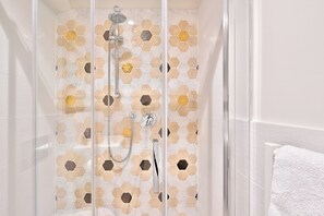Shower, hair dryer, towels, soap - Venus apartment (Firenze)