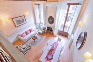 Living area - Venus apartment (Firenze)