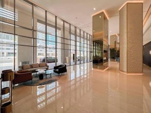 Lobby sitting area - Vogue Bellevue Walk to Burj - Dubai Mall (Dubai)