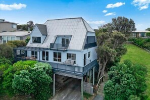 Exterior - Marengo Views | 180° Clifftop Ocean Retreat (Marengo)