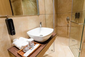Classic Room | Bathroom - GREEN GARDEN CAFE & HOTEL (Amritsar)