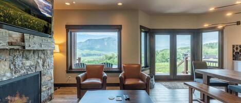 TV, fireplace, offices