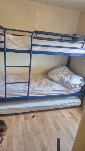 2 bedrooms