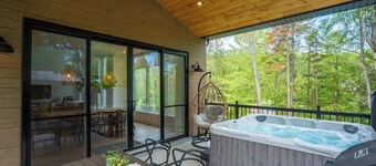 Spa, Pool table, Lake access | Le 515 Beaulac