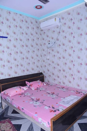 Double Room | Free WiFi