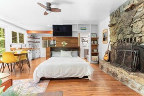 2 habitaciones, tabla de planchar con plancha, cuna de viaje y wifi 