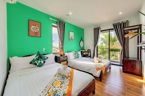 5 bedrooms, iron/ironing board, WiFi, bed sheets