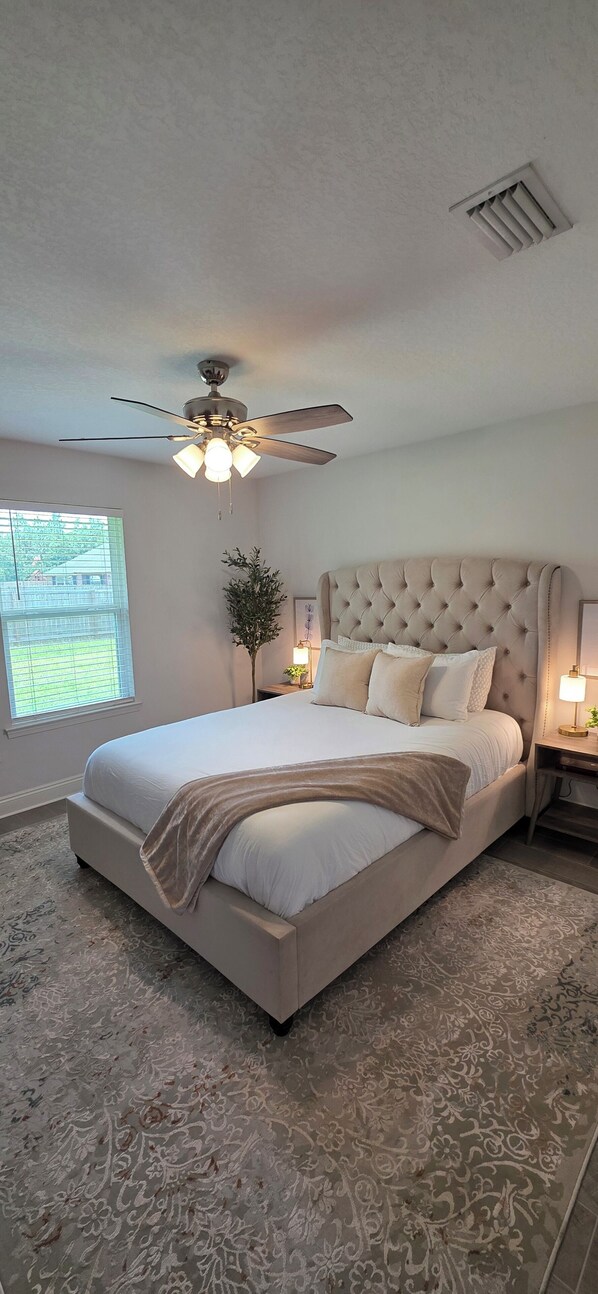 3 bedrooms, desk, iron/ironing board, travel cot