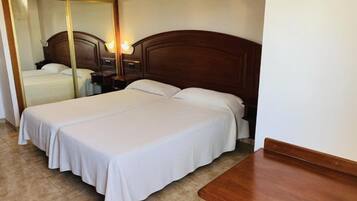 1 bedroom, free WiFi, bed sheets