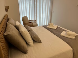 Iron/ironing board, WiFi, bed sheets