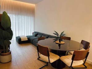 Dining - To complete (Funchal)