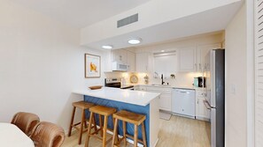 冰箱、微波炉、烤箱、炉灶