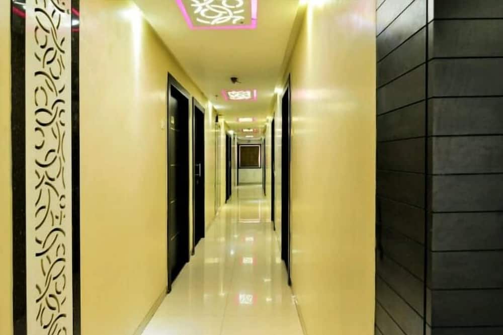 hotel skylawn surat - Kadodara