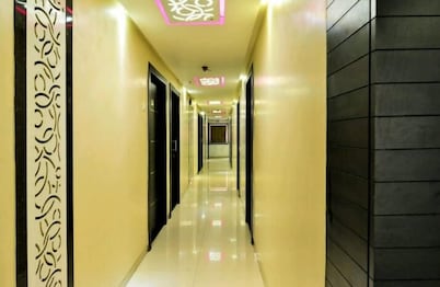 hotel skylawn surat