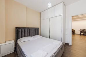 Bügeleisen/Bügelbrett, WLAN, Bettwäsche