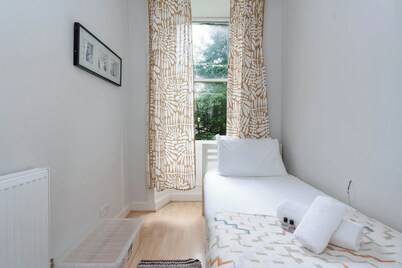 Charming Edinburgh Apartment