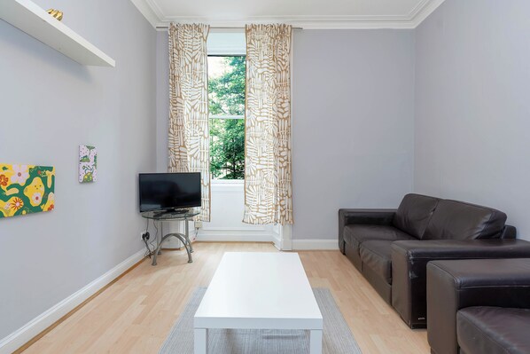 Apartment, 2 Bedrooms, City View | Living room - Charming Edinburgh Apartment (Edinburgh)