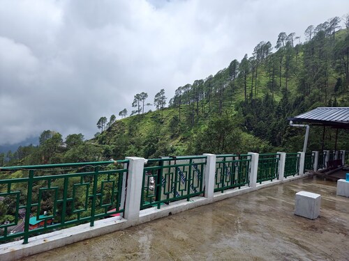 Hotel Relax Max Sariyatal Nainital