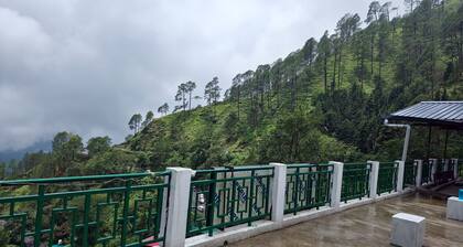 Hotel Relax Max Sariyatal Nainital